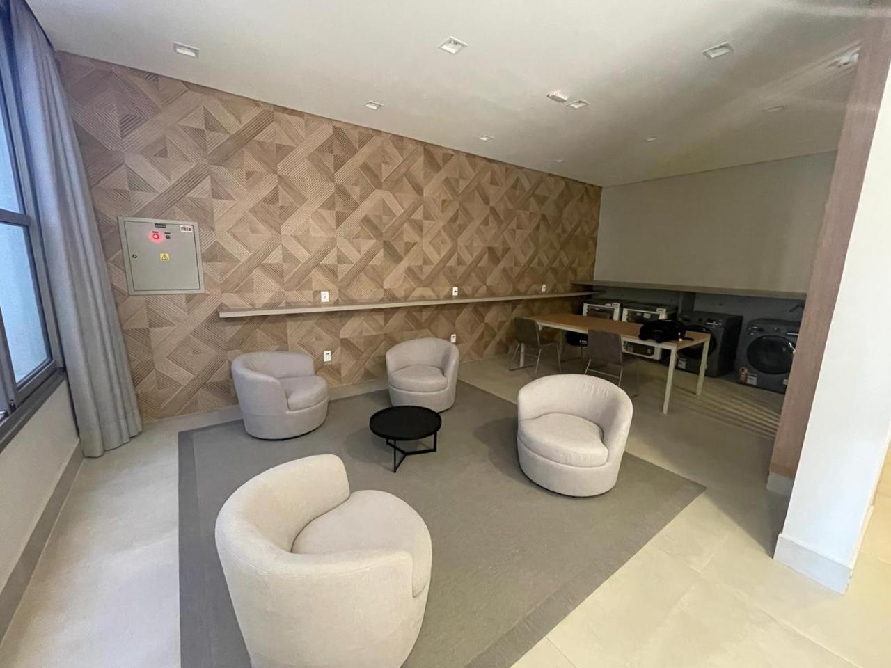 De Luxo, Ao Lado Do Metro Apartamento São Paulo